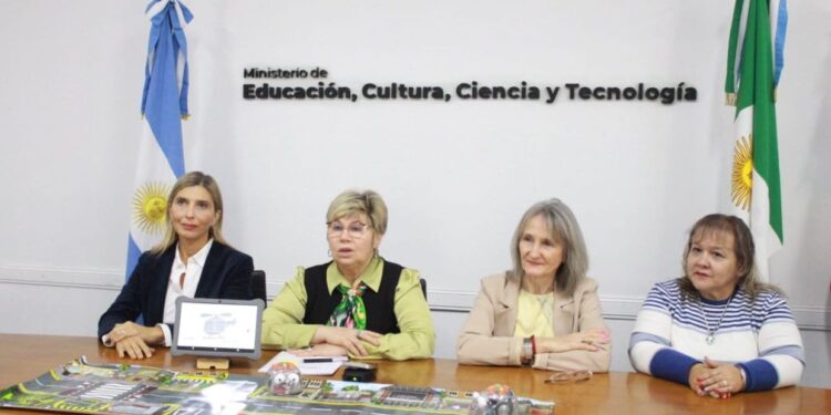 Educación chaqueña impulsa la alfabetización digital con la llegada de aulas móviles a jardines de infantes
