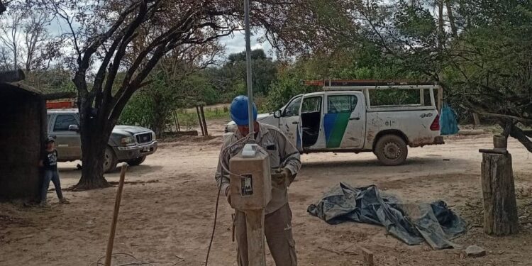 HISTÓRICA CONEXIÓN A LA RED ELÉCTRICA EN EL PARAJE LA ARMONÍA Y EL PARQUE NACIONAL EL IMPENETRABLE