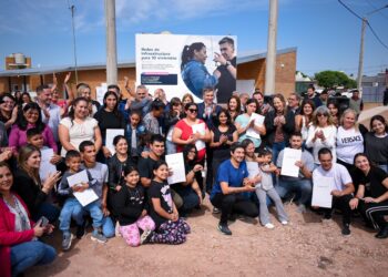 ZDERO ENTREGÓ VIVIENDAS Y TÍTULOS DE PROPIEDAD EN SANTA SYLVINA: “ESTAMOS DEVOLVIENDO LA CONFIANZA QUE NOS HAN DEPOSITADO”
