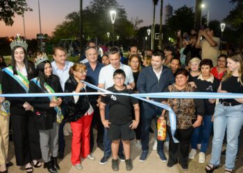 SÁENZ PEÑA TIENE UNA PLAZA RENOVADA: “ES UN ESFUERZO COMPARTIDO QUE LE CAMBIA LA VIDA A LA GENTE” DIJO EL GOBERNADOR ZDERO