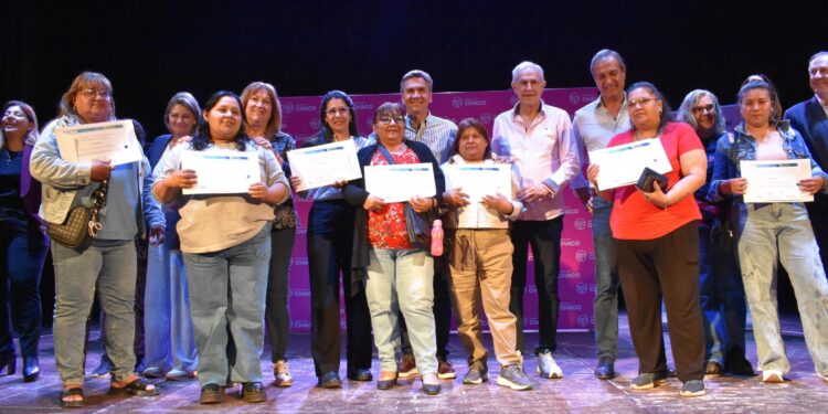 TRANQUILIDAD, SEGURIDAD Y FUTURO: FAMILIAS RESISTENCIANAS YA CUENTAN CON SU CERTIFICADO DEL RUBH