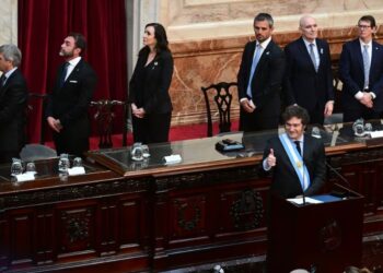 Boca de Urna y Escrutinio: La Incertidumbre de los Sondeos Privados y la Hora de los Primeros Resultados Oficiales