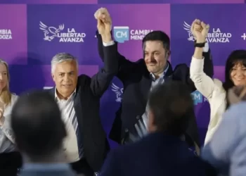 ARROLLADORA VICTORIA DE LLA+CAMBIA MENDOZA EN LAS LEGISLATIVAS