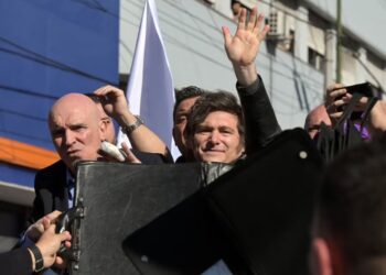 HORAS DECISIVAS EN EL GOBIERNO: ESPECTRO DE NARCOTRÁFICO AMENAZA CANDIDATURA DE ESPERT PERO MILEI SOSTIENE SU RESPALDO