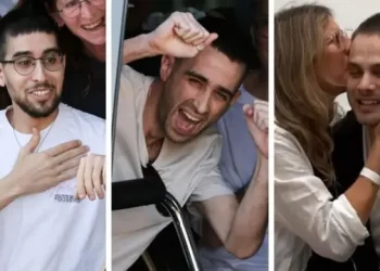 El Calvario de los 738 Días: Liberados Israelíes Revelan Régimen de Tortura, Aislamiento Extremo y Manipulación Psicológica en Gaza