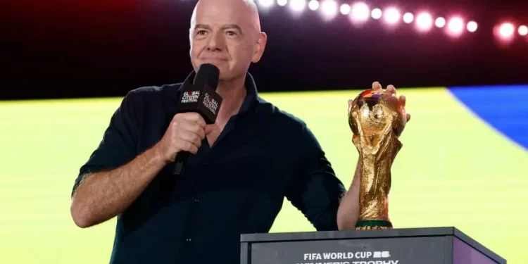 El presidente de la FIFA anunció que quiere cambiar la fecha de los Mundiales