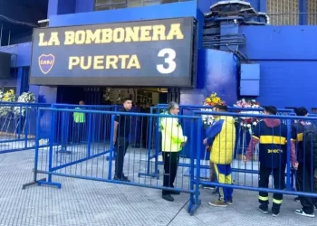 CONMOCIÓN Y DEVOCIÓN: EL FÚTBOL DESPIDE A MIGUEL ÁNGEL RUSSO EN UN EMOTIVO VELATORIO ABIERTO EN LA BOMBONERA