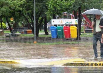 LLUVIA INTENSA EN RESISTENCIA: LA CAPITAL CHAQUEÑA AMANECE BAJO AGUA CON PERSISTENCIA DE TORMENTAS