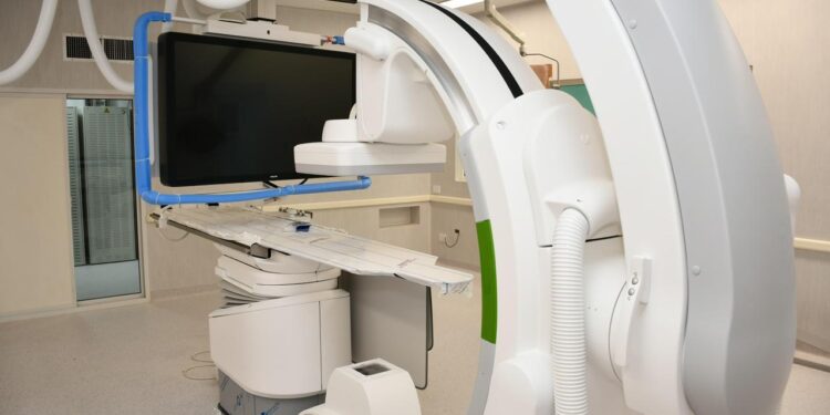 OBRAS FINALES PARA PONER EN FUNCIONAMIENTO EL NUEVO ANGIÓGRAFO DE ALTA TECNOLOGÍA, EN EL HOSPITAL PEDIÁTRICO