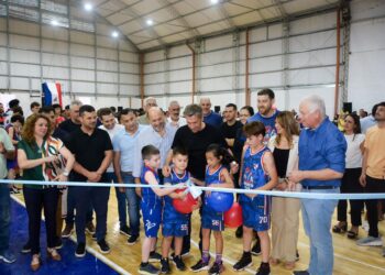 EL GOBERNADOR ZDERO INAUGURÓ LAS OBRAS DE REFACCIÓN Y AMPLIACIÓN DEL CLUB VILLA SAN MARTÍN