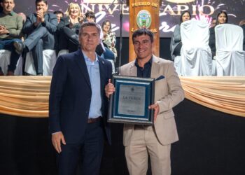 EL GOBERNADOR ZDERO ACOMPAÑÓ EL 108° ANIVERSARIO DE LA VERDE E INAUGURÓ LA REPAVIMENTACIÓN DE LA AVENIDA PRINCIPAL