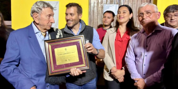 DE LA FIRMA A LA REALIDAD: MESÓN DE FIERRO YA CUENTA CON UNA NUEVA CANCHA DE VÓLEY EN EL CLUB SPORTIVO NECOCHEA