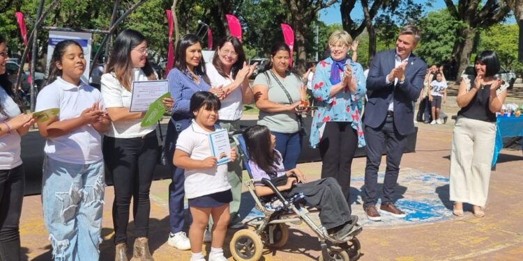 EL GOBIERNO RECONOCIÓ A INSTITUCIONES QUE CONTRIBUYEN A LA INCLUSIÓN EDUCATIVA