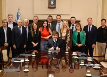 EL GOBIERNO AMENAZA CON LA PRÓRROGA DEL PRESUPUESTO ANTE EL RIESGO DE UN DICTAMEN ADVERSO EN EL CONGRESO