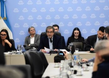 EL GOBIERNO AMENAZA CON LA PRÓRROGA DEL PRESUPUESTO ANTE EL RIESGO DE UN DICTAMEN ADVERSO EN EL CONGRESO