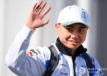 El Ascenso Japonés: Ayumu Iwasa Irrumpe como Candidato Sorpresa y Profundiza la Guerra Interna por las Butacas de Red Bull en F1 2026