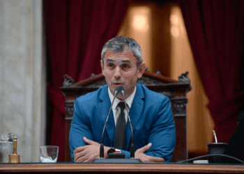 La Oposición Teje Acuerdos para Frenar el Avance Libertario en la Cámara de Diputados