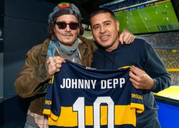 Johnny Depp, presente en La Bombonera en el duelo entre Boca y Tigre por el Torneo Clausura 2025