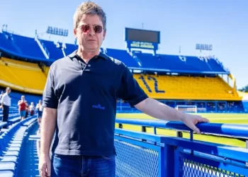 Noel Gallagher visitó La Bombonera y generó furor en los hinchas de Boca