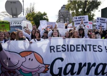 CRISIS PREVISIONAL: MÁS DE 100.000 APORTANTES PERDIDOS EN UN SEMESTRE AGUDIZAN LA FRAGILIDAD DEL SISTEMA