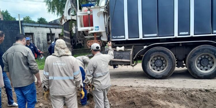 SAMEEP REALIZÓ TRABAJOS DE MANTENIMIENTO DE LA RED CLOACAL EN LA LEONESA