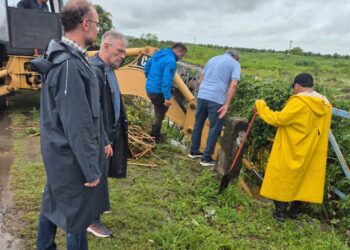 DESARROLLO HUMANO ASISTE A FAMILIAS DE BARRANQUERAS AFECTADAS POR LAS LLUVIAS