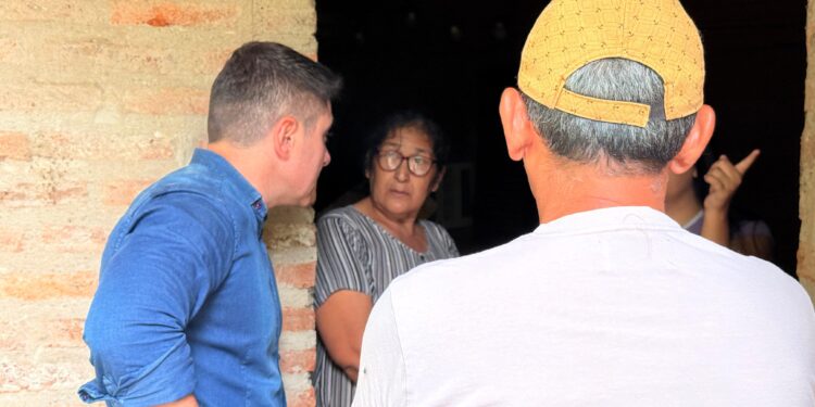 DESARROLLO HUMANO ASISTE A FAMILIAS DE BARRANQUERAS AFECTADAS POR LAS LLUVIAS