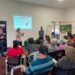 CAPACITAN A ADULTOS MAYORES PARA PREVENIR ESTAFAS VIRTUALES EN DISTINTOS BARRIOS DE RESISTENCIA