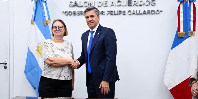EL GOBIERNO DEL CHACO AVANZA EN UN ACUERDO DE INTERCAMBIO EDUCATIVO CON FRANCIA