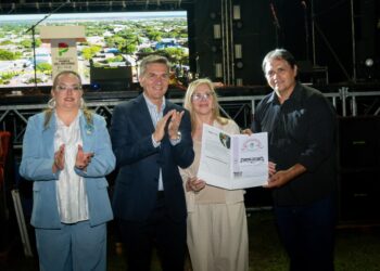 98° ANIVERSARIO: EL GOBERNADOR ZDERO REMARCÓ EL CRECIMIENTO Y LA FUERZA DE PAMPA DEL INFIERNO