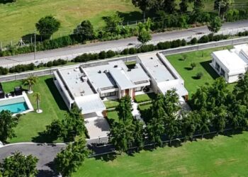 Encuentran 54 vehículos de alta gama en un galpón de la mansión de Pilar adjudicada a presuntos testaferros de “Chiqui” Tapia