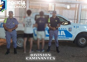 EFECTIVOS DEMORARON A DOS JOVENES POR EXHIBICIONES OBSCENAS EN LA VÍA PÚBLICA