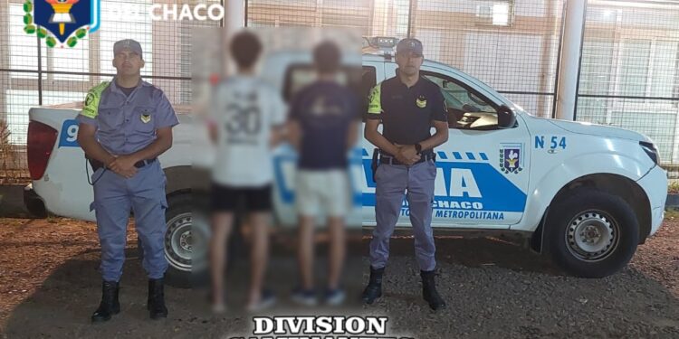 EFECTIVOS DEMORARON A DOS JOVENES POR EXHIBICIONES OBSCENAS EN LA VÍA PÚBLICA