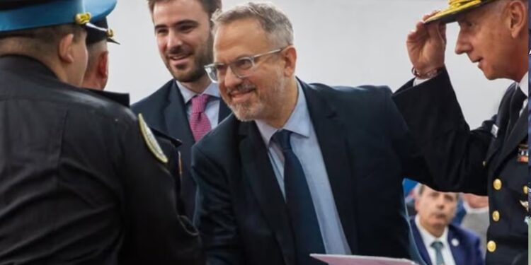 GOBIERNO DE MILEI IMPULSA GIRO ESTRATÉGICO EN SEGURIDAD NACIONAL: DIEGO VALENZUELA ASUMIRÍA EN UNA MIGRACIONES CON PODERES AMPLIADOS