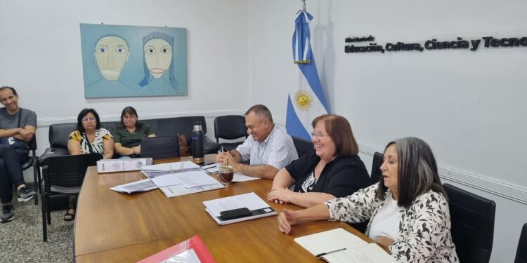 ESTABILIDAD LABORAL DOCENTE: CON AVANCES CLAVES, EDUCACIÓN Y SINDICATOS LLEVARON ADELANTE LA ÚLTIMA MESA TÉCNICA DEL 2025