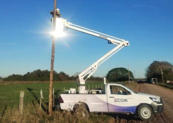 ECOM CHACO REPARA EL TENDIDO DE FIBRA ÓPTICA EN LOCALIDADES DEL NORTE CHAQUEÑO