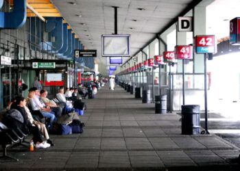 LA JUSTICIA CONDENA A EMPRESA DE TRANSPORTE POR EL ROBO DE EQUIPAJE DURANTE UNA PARADA EN UN SEMÁFORO