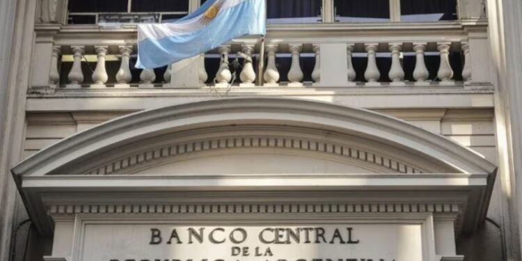 EL BANCO CENTRAL SOSTIENE LA RACHA COMPRADORA Y SUMA US$ 21 MILLONES EN UNA JORNADA DE CALMA CAMBIARIA