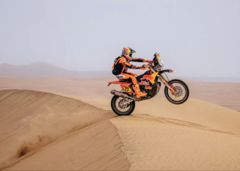 Luciano Benavides cede el liderazgo ante el asedio de Brabec y apuesta a la épica en la etapa final del Rally Dakar 2026