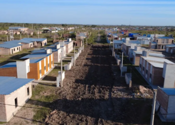 MÁS FAMILIAS CERCA DE SU CASA PROPIA: AVANZAN LAS VIVIENDAS EN LA CHACRA 214 DE RESISTENCIA