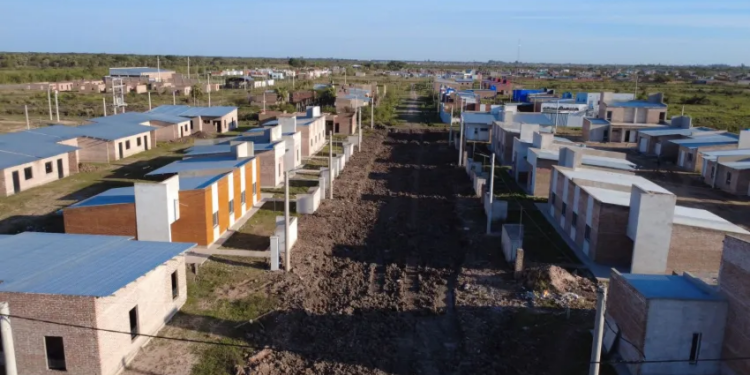MÁS FAMILIAS CERCA DE SU CASA PROPIA: AVANZAN LAS VIVIENDAS EN LA CHACRA 214 DE RESISTENCIA