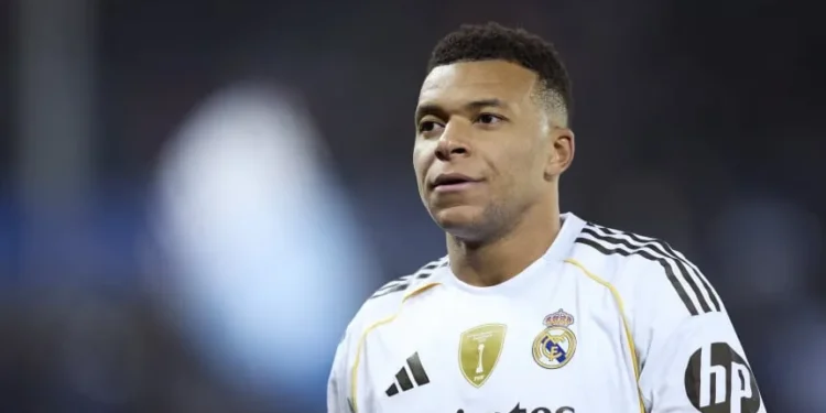 EL PSG PONE SUS OJOS EN ENZO FERNÁNDEZ: UN MOVIMIENTO ESTRATÉGICO QUE SACUDE EL MERCADO EUROPEO