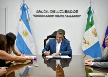 EL GOBIERNO PROVINCIAL Y LA UNIVERSIDAD DE LA CUENCA DEL PLATA FIRMARON UN CONVENIO DE COOPERACIÓN