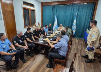 COOPERACIÓN ESTRATÉGICA: LA POLICÍA DEL CHACO FORTALECE EL TRABAJO INTERFUERZAS EN EL MARCO DEL “PLAN PARANÁ”