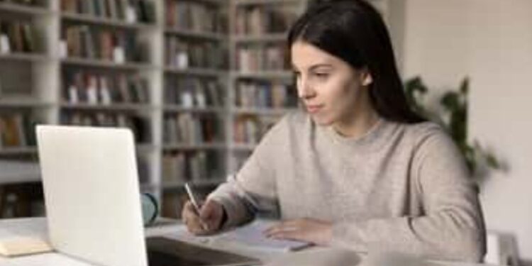 ESCÁNDALO EN EL MUNDO DEL POP: EMILIA MERNES EN EL FOCO DE LAS CRÍTICAS POR SUPUESTAS PRÁCTICAS CON EMPRENDEDORES