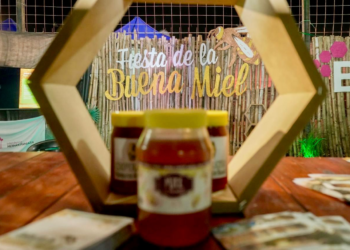 BASAIL: EL GOBERNADOR ZDERO ACOMPAÑÓ LA FIESTA DE LA BUENA MIEL Y DESTACÓ EL POTENCIAL PRODUCTIVO DEL CHACO