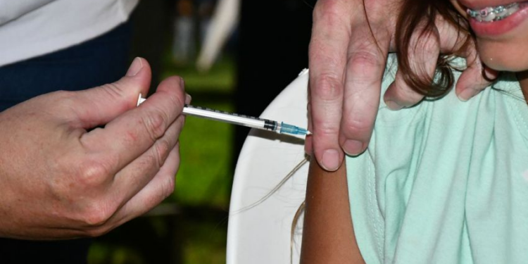 MES DE LA MUJER: OPERATIVO DE SALUD INTEGRAL, VACUNACIÓN Y ASESORAMIENTO EN RESISTENCIA