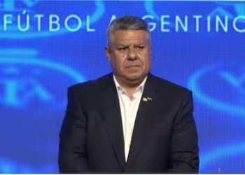 Escándalo en el fútbol argentino: la Justicia ordena allanamientos simultáneos en sedes de la AFA