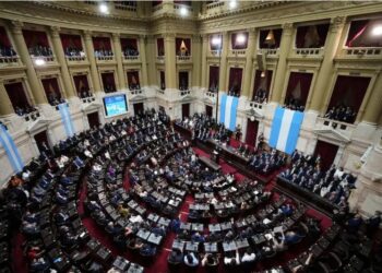 El oficialismo busca aprobar la nueva Ley de Glaciares en medio de denuncias cruzadas