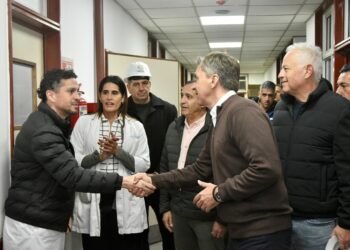 HOSPITAL PERRANDO: EL GOBERNADOR ZDERO SUPERVISÓ OBRAS Y ENTREGÓ EQUIPAMIENTOS DE ALTA TECNOLOGÍA